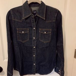 gap blue denim chambray button down shirt